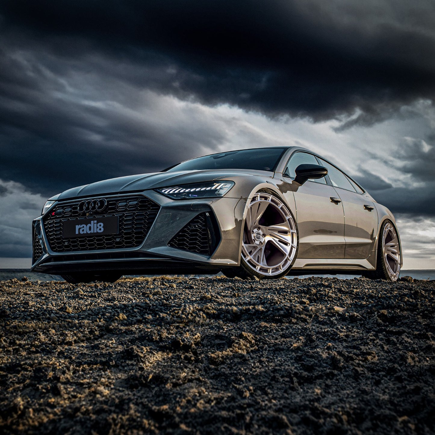 Radi8 R808